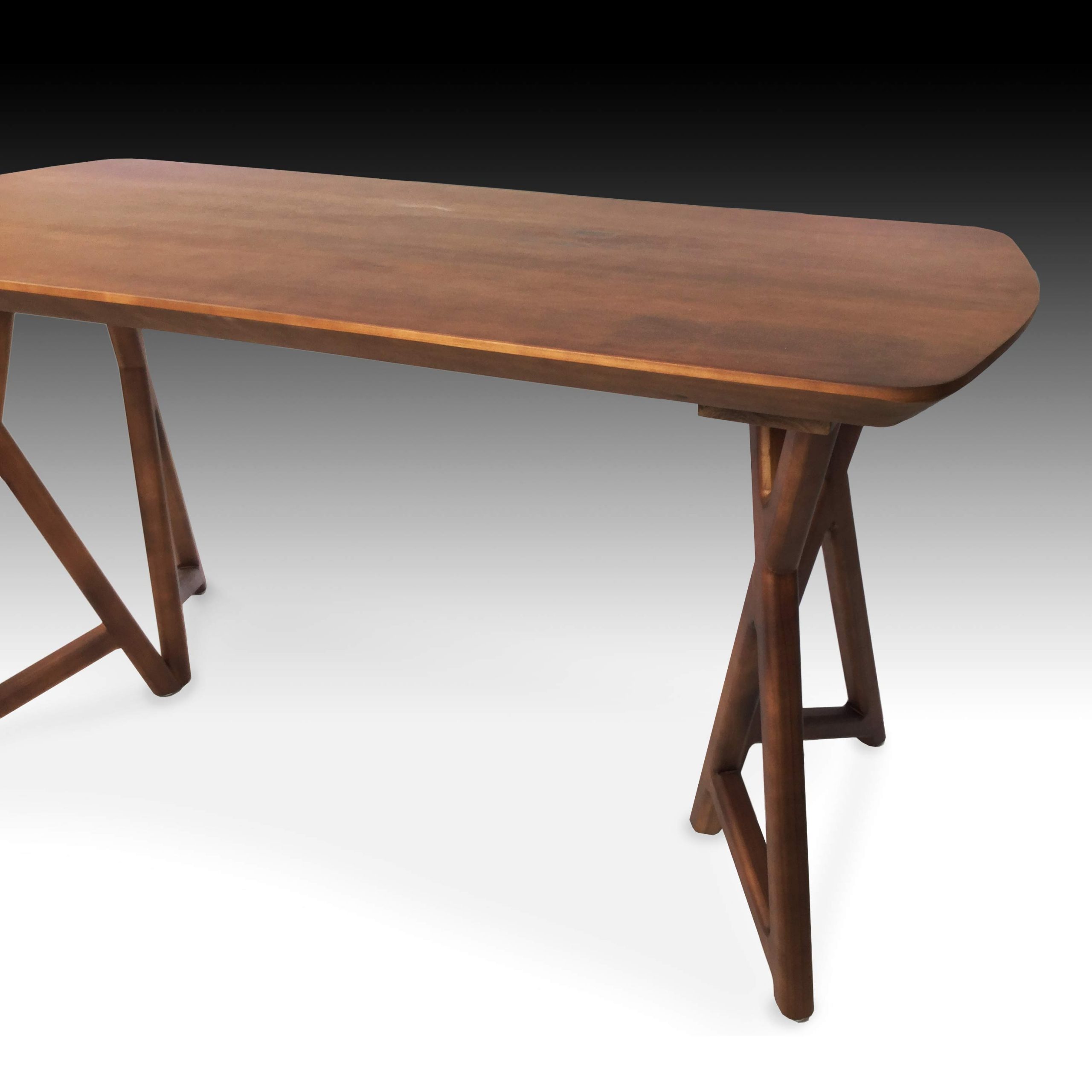 Matchibo dining table
