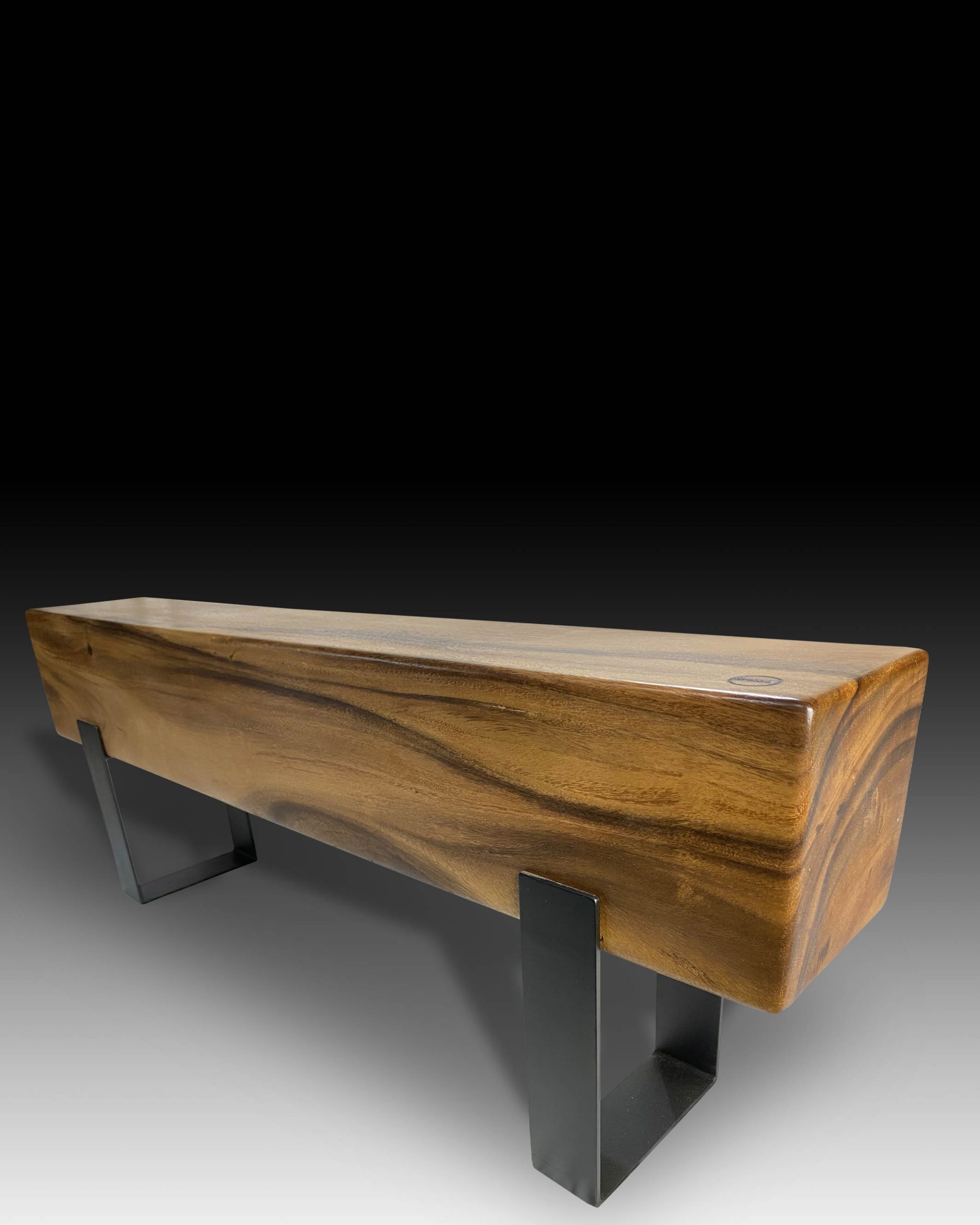 Logan-suar-wood-Bench